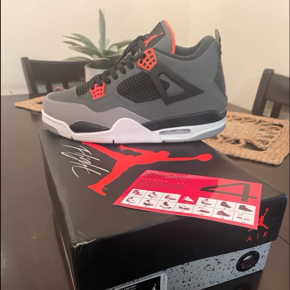 Air Jordan 4 infrared brand new never worn